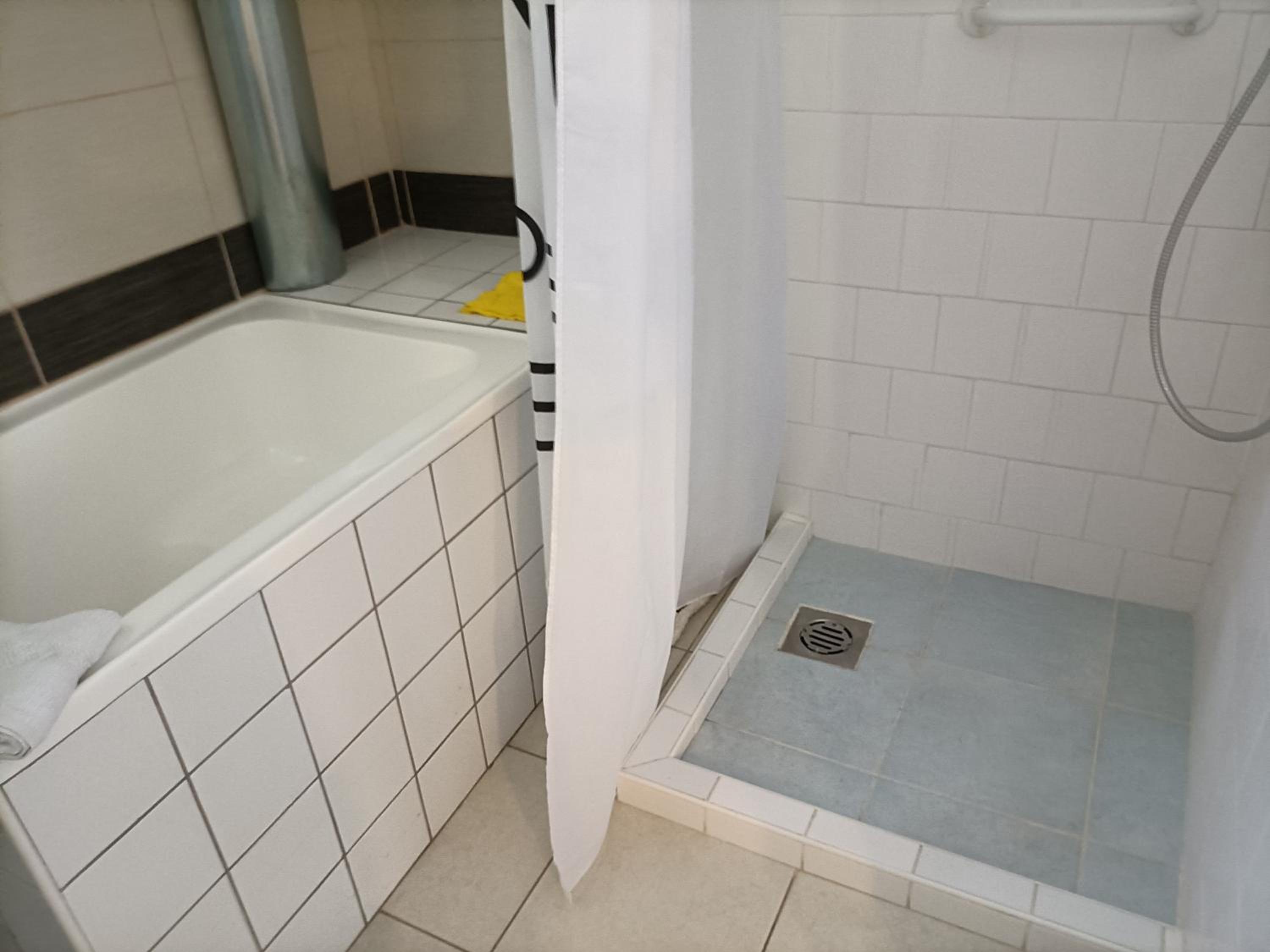 Photo 42