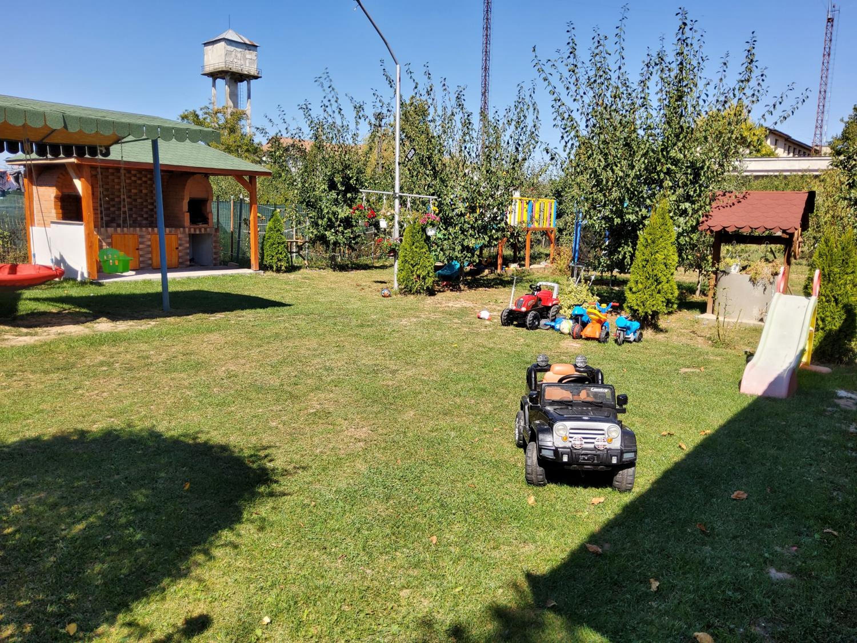 Photo 33