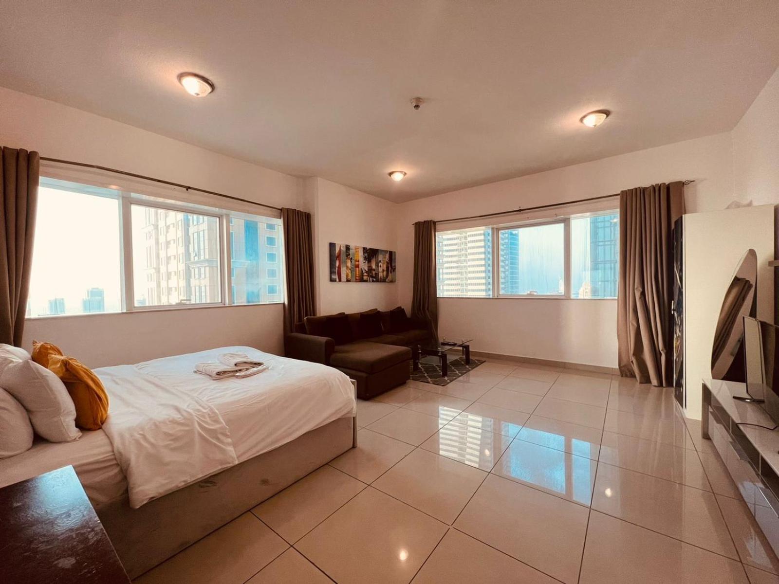 Entire private self catered sea view Apartments marina