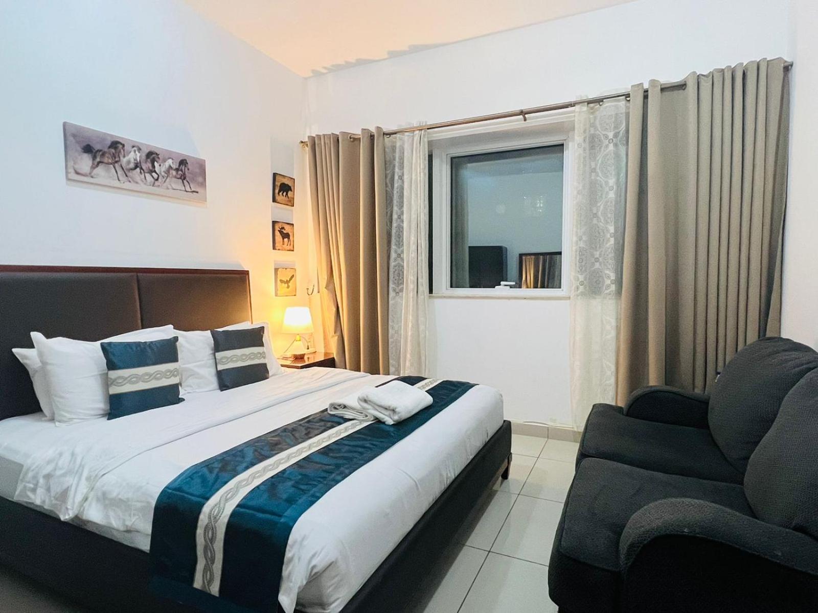 Entire private self catered sea view Apartments marina