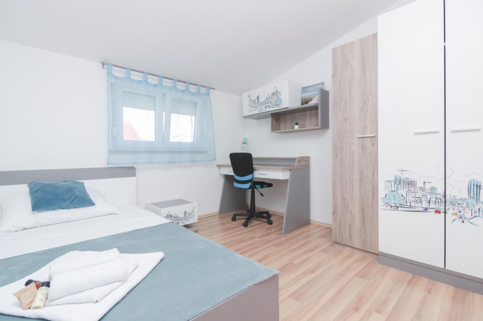 Apartman Lara view 3