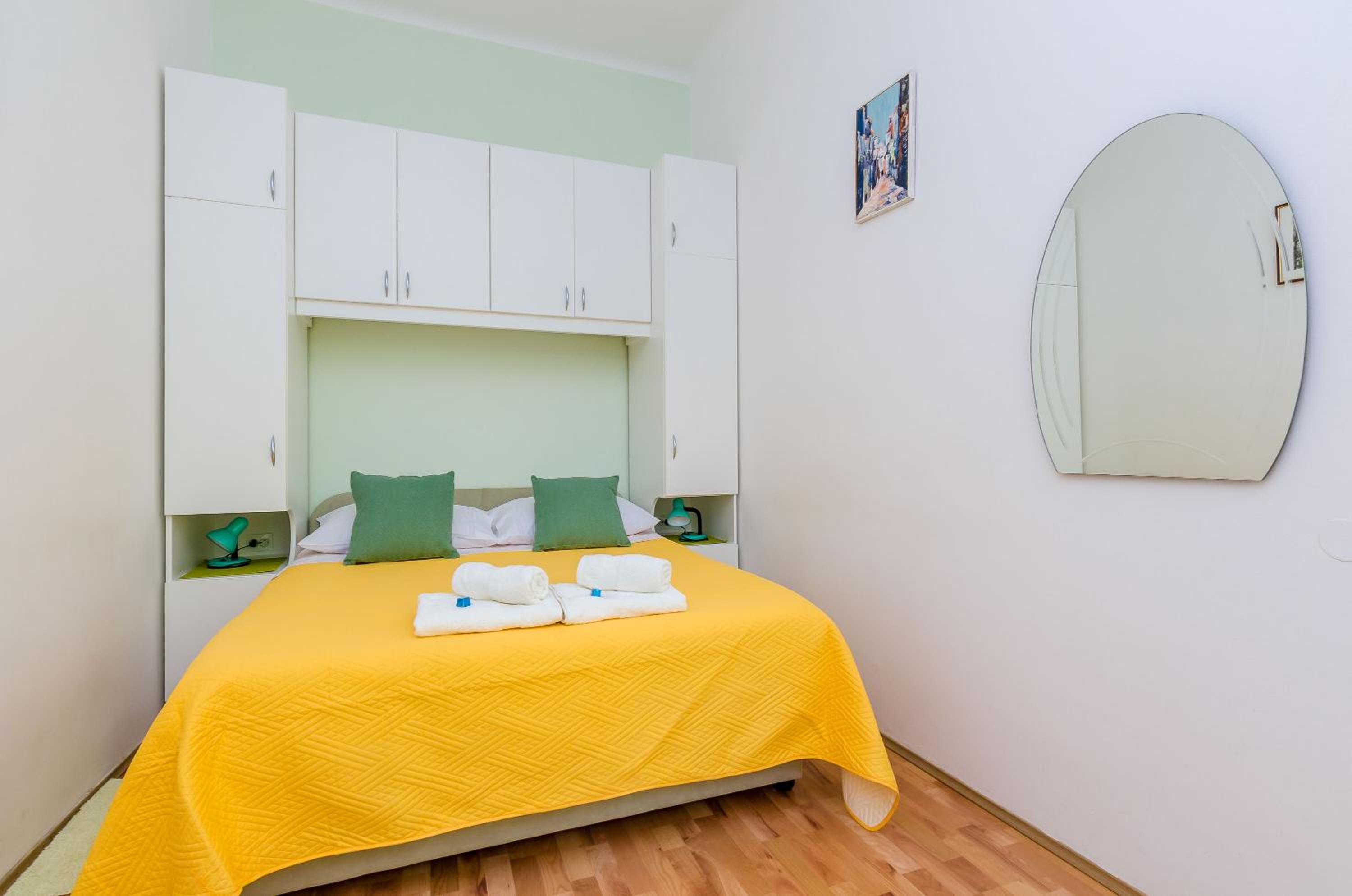 Room Mimi