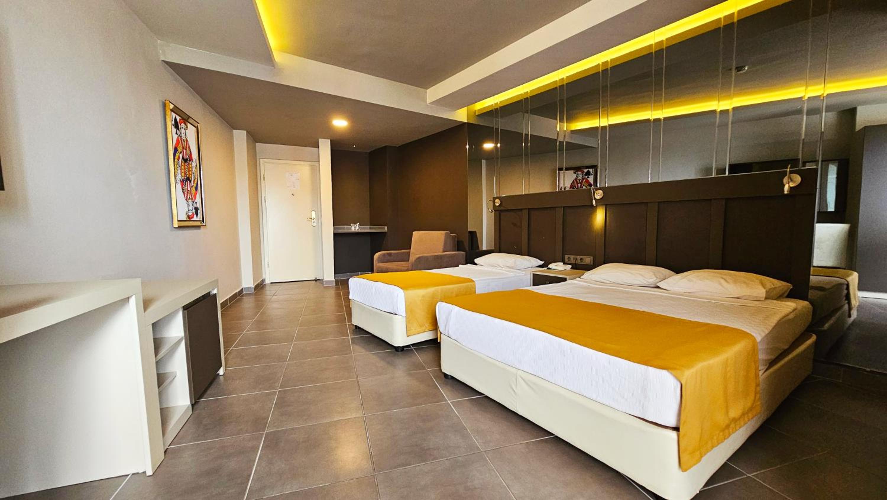 Blue Star Hotel - Image 13