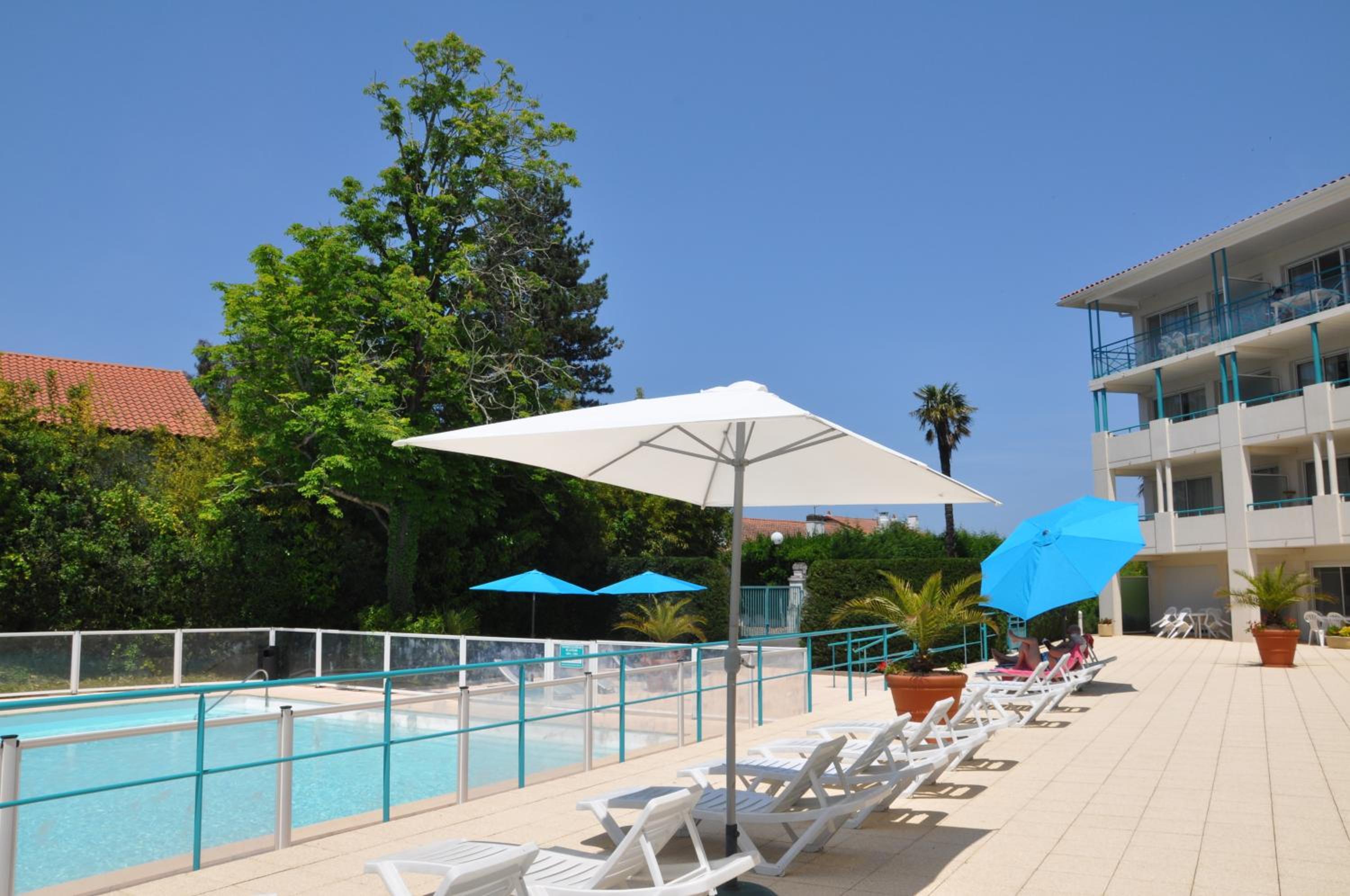 Appartement Golf et Nivelle avec piscine et parking