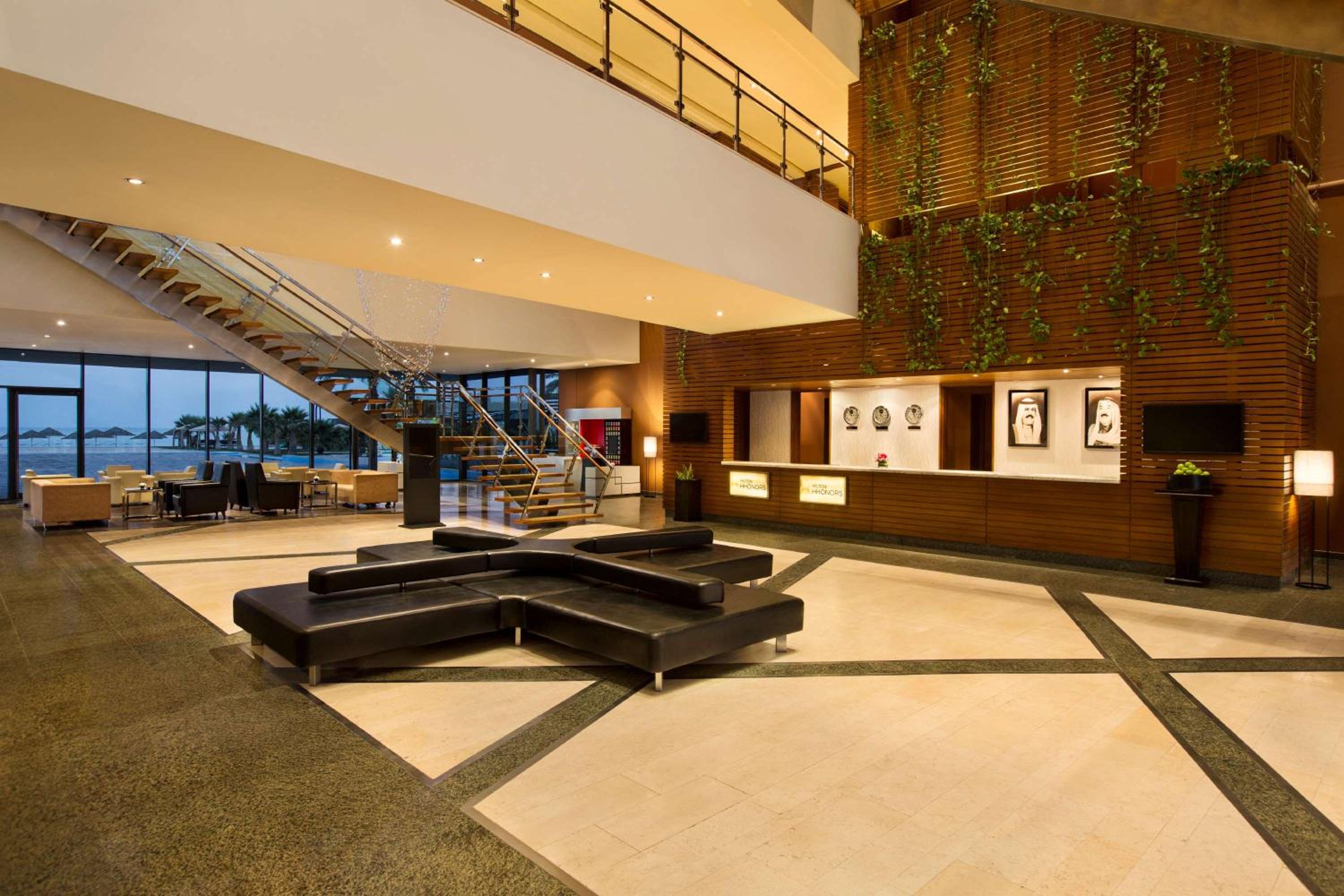Lobby & Reception