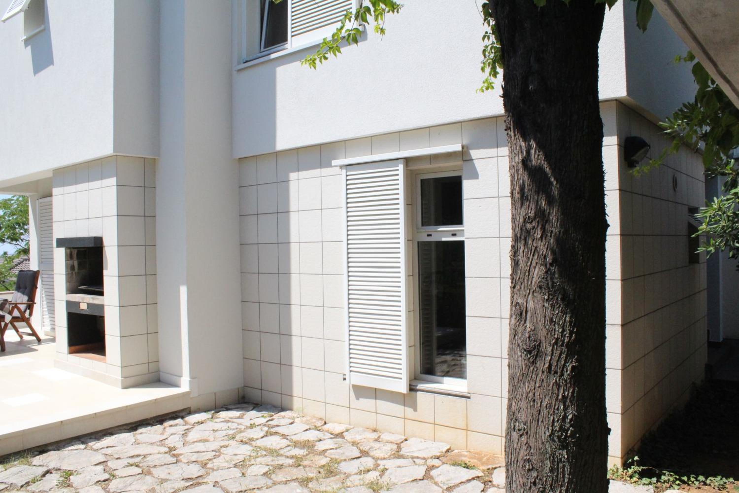 Apartments PineWood Villa
