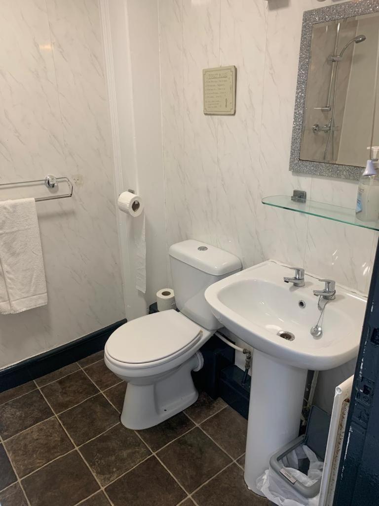 Hartlepool Vacations - Trinity Guest House - Property Image 1