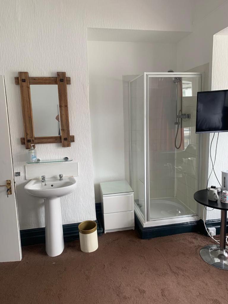 Hartlepool Vacations - Trinity Guest House - Property Image 19