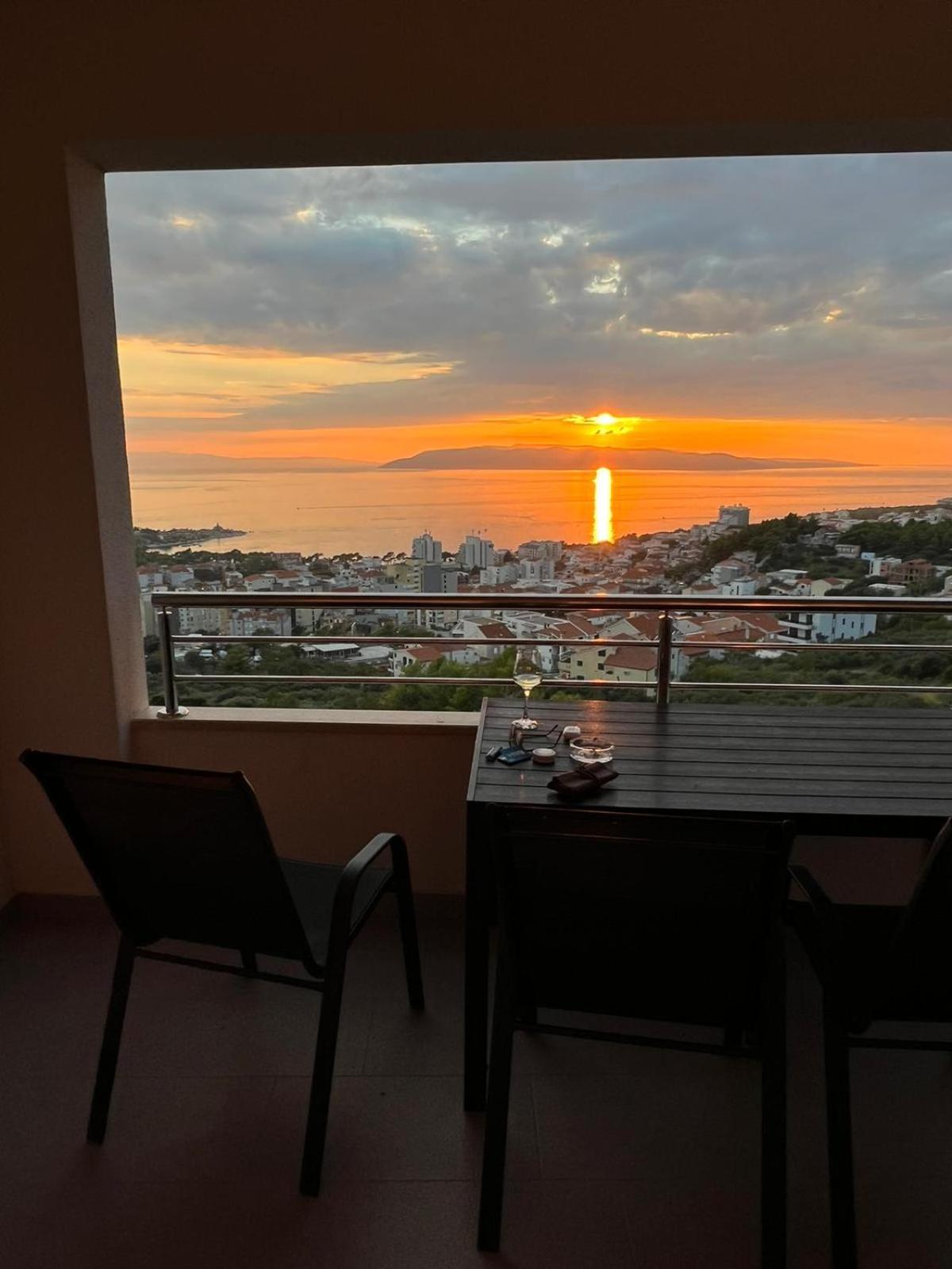 Seaview apartments Oscar view 4
