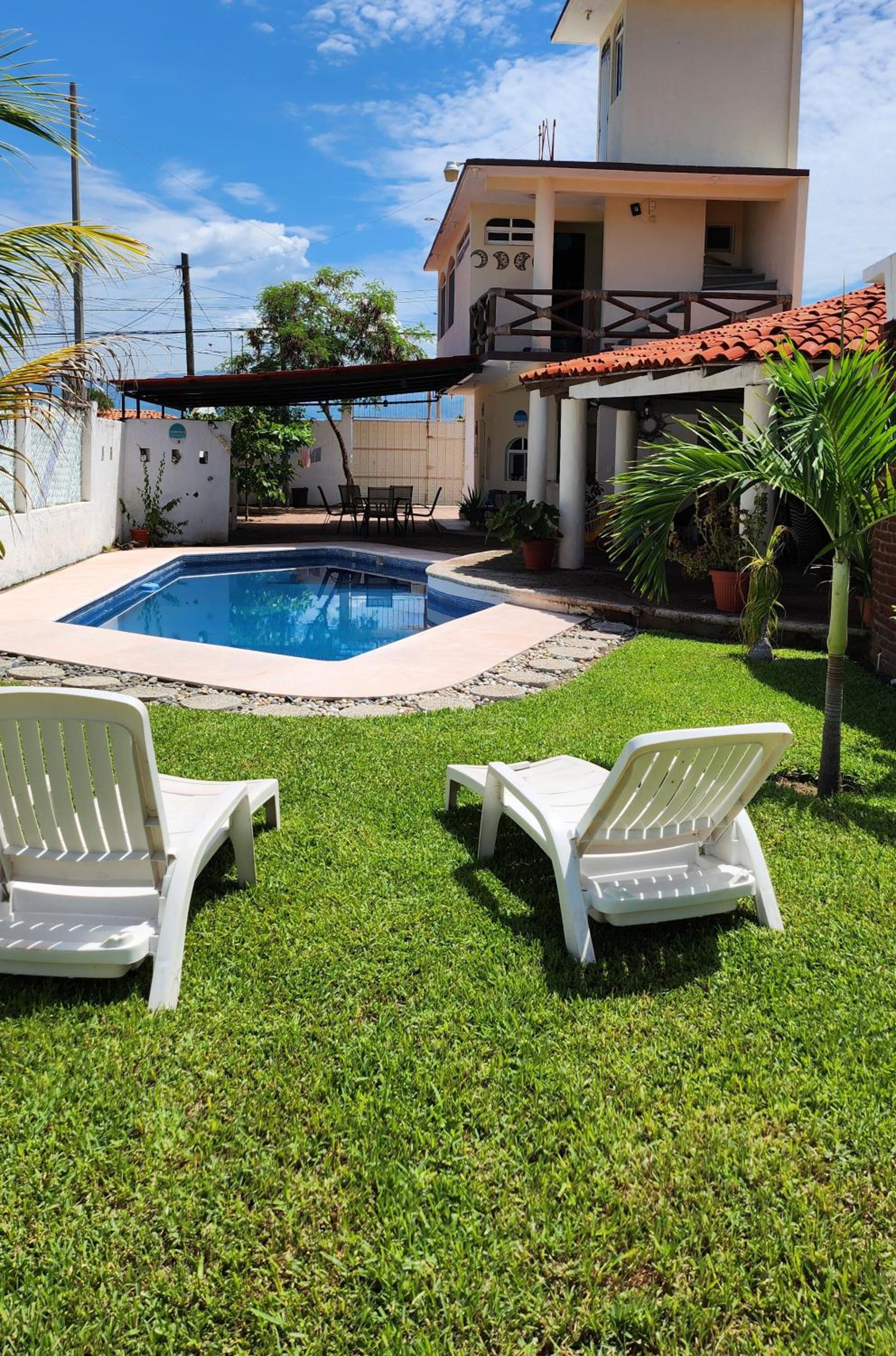 Hotel Color Inn Casa De Playa - Image 1