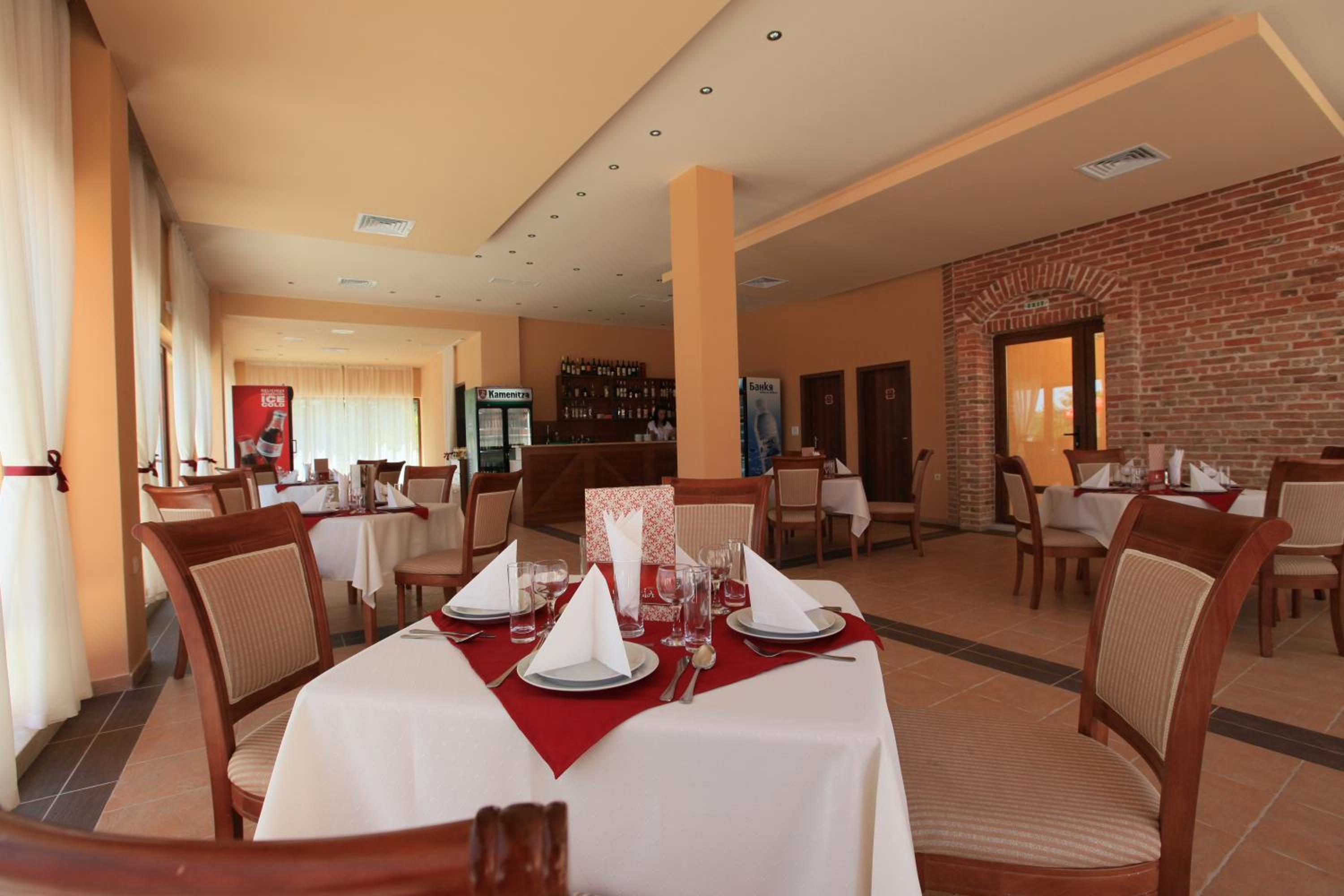Food & Beverage