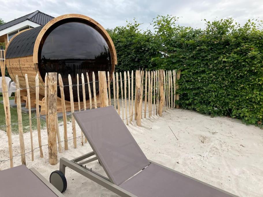 Heerlijke strandvilla met sauna view 4