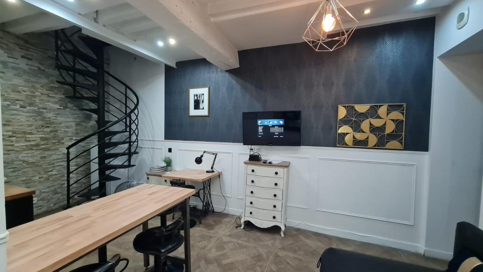 32 Atelier Paris Fashion