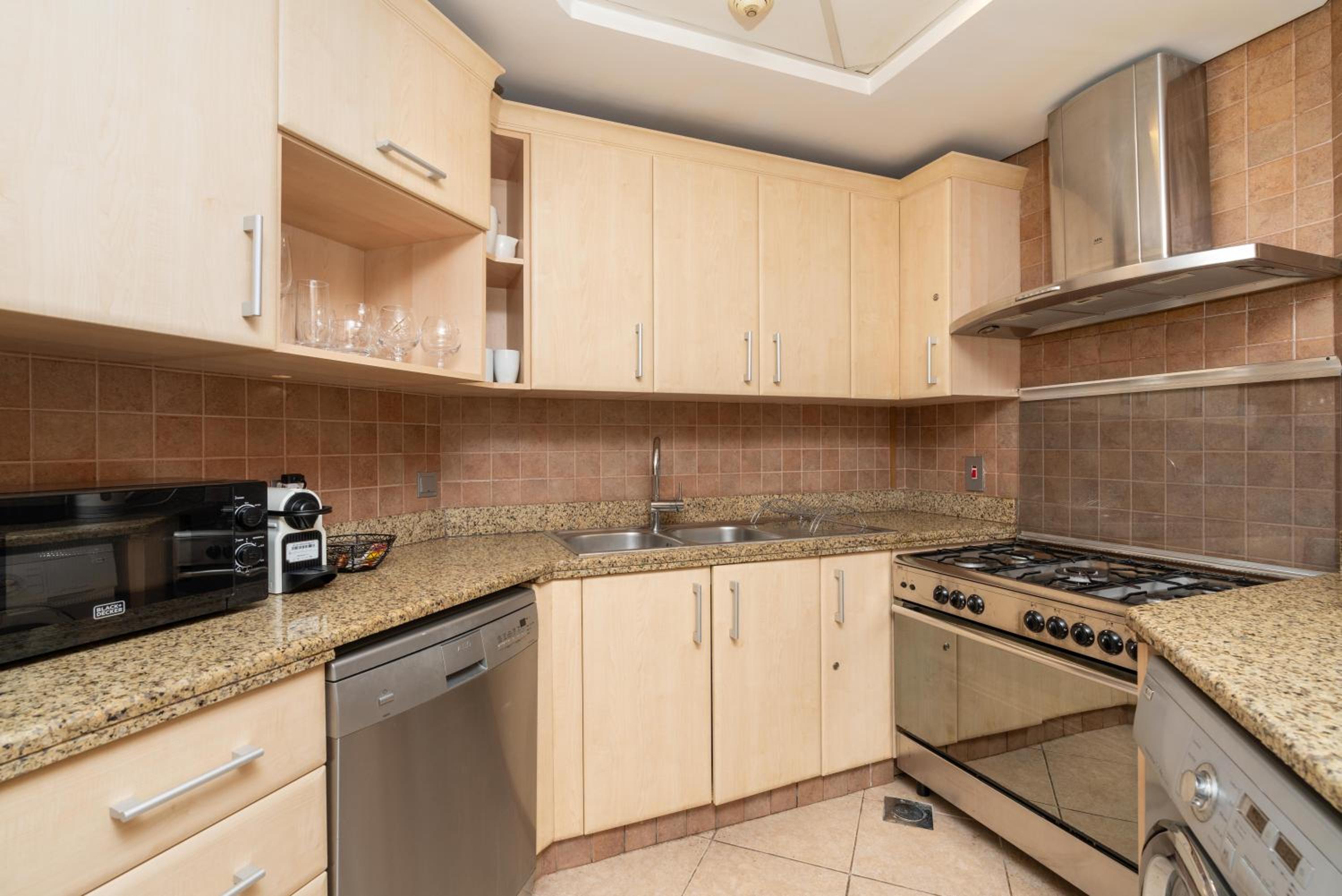 Welcoming 1 Bedroom Palm Jumeirah with sea View