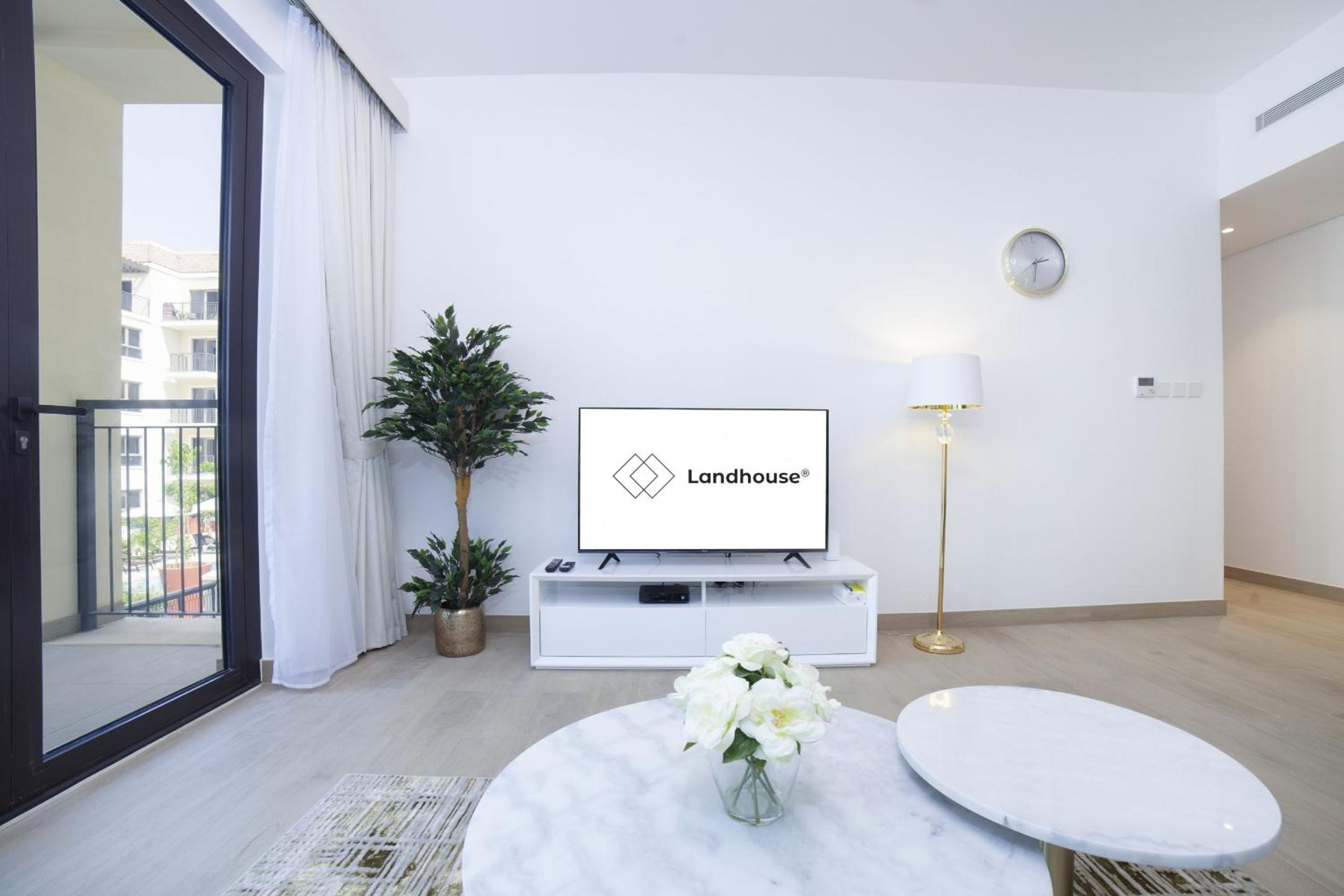 Sophisticated 2BR in La Cote, Port de La Mer