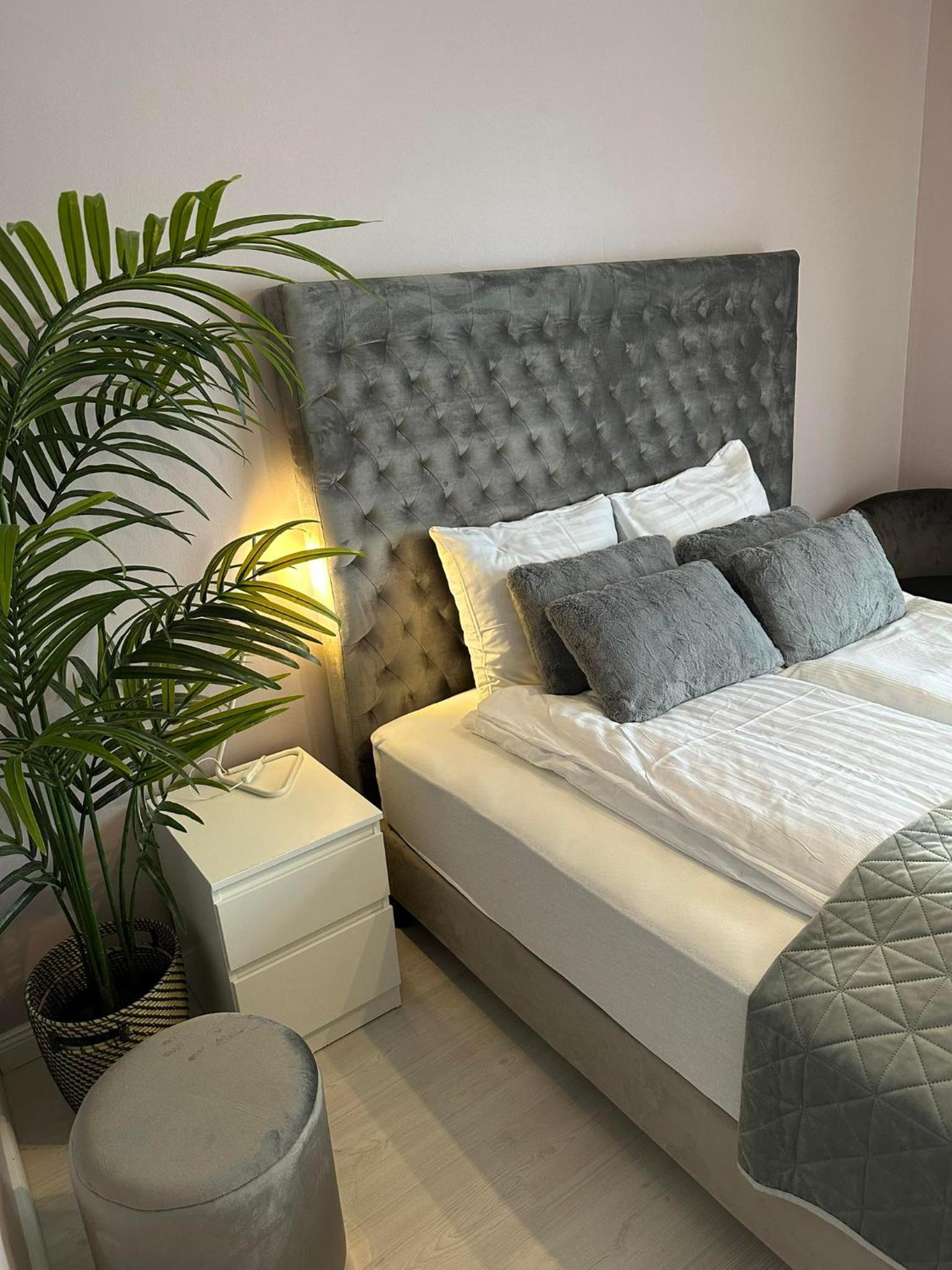 R&J Guesthouse Room