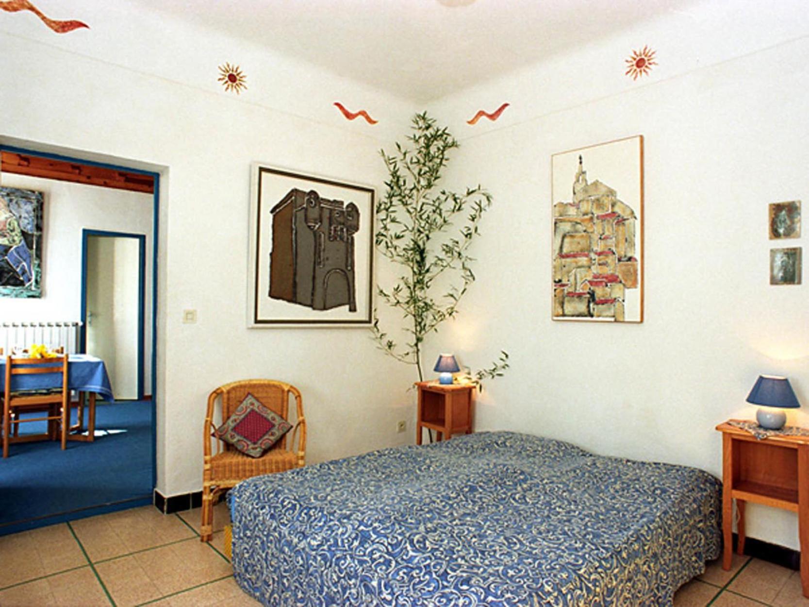 Mas De La Pomme De Pin view 5