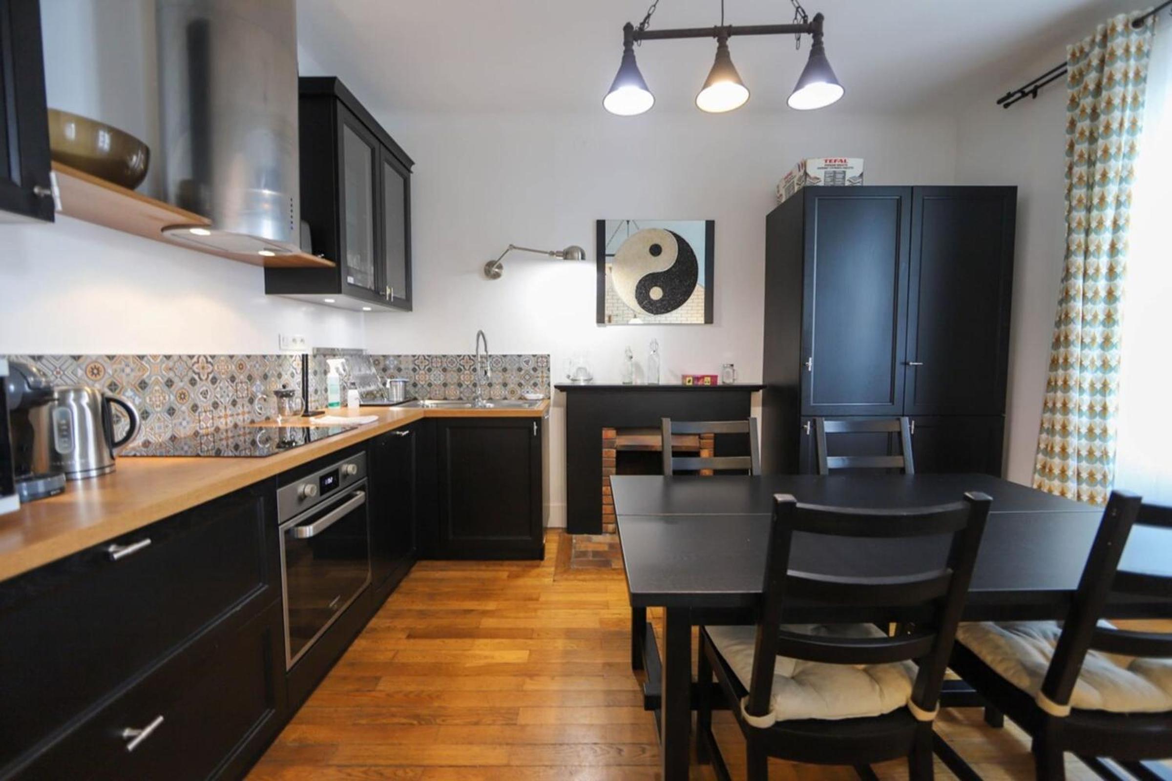 Cozy comfort 3 mins from the lake - parking