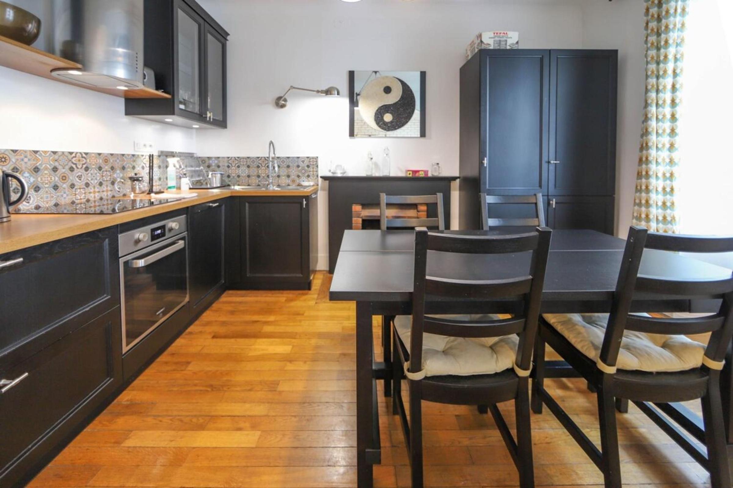 Cozy comfort 3 mins from the lake - parking