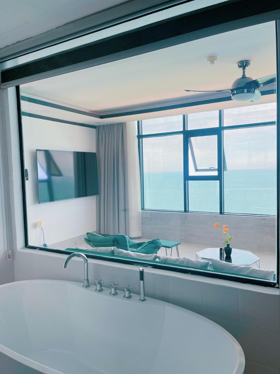 Diamond Nha Trang Beach Apartment