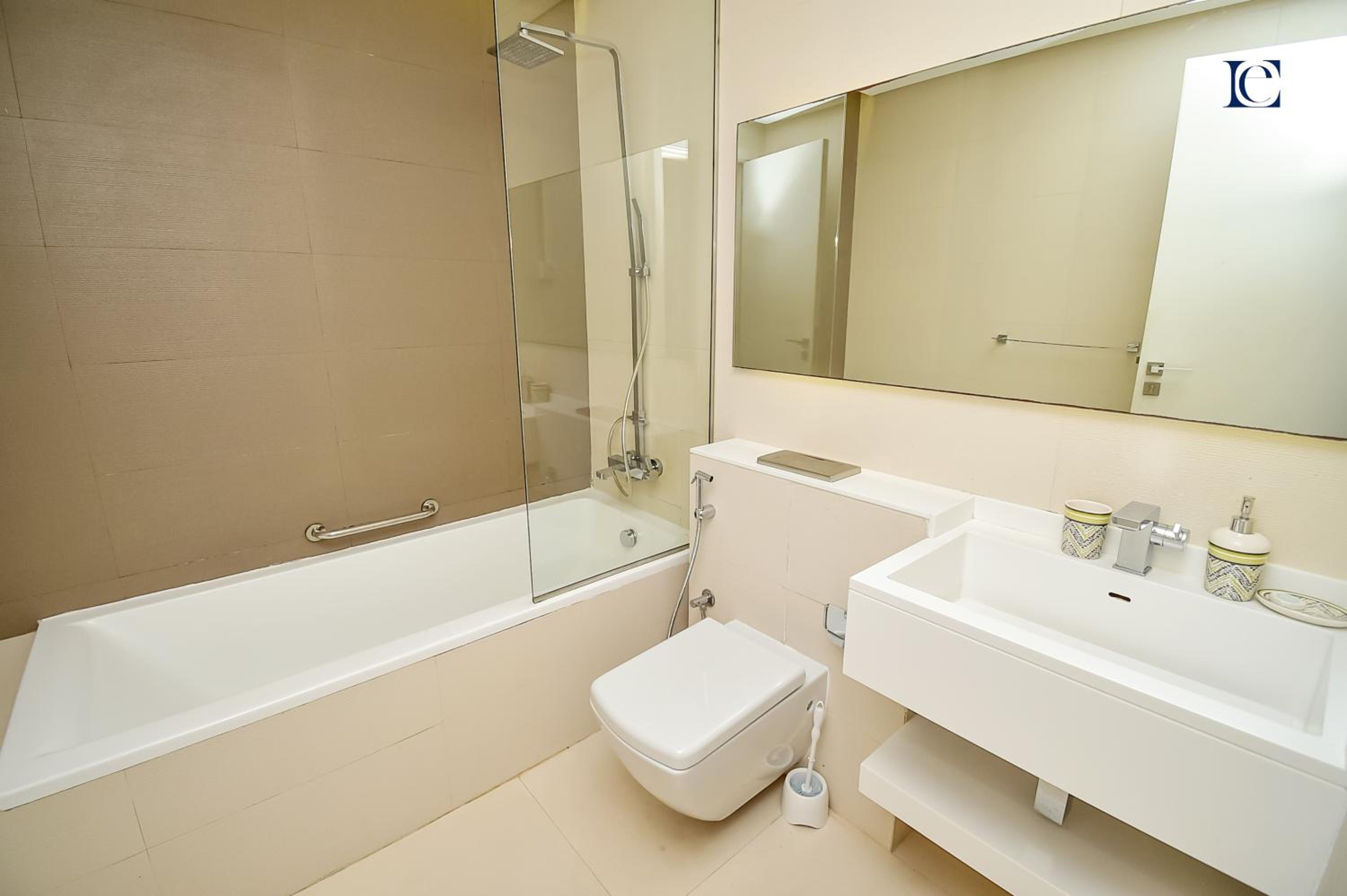 Spacious 1Bed Apt with a huge Balcony in Dubai Marina - VST