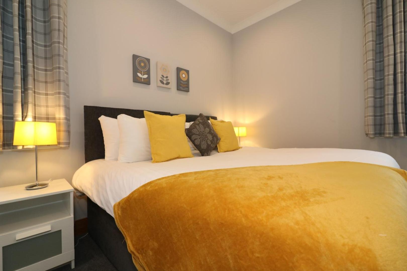 Greenlees Clubhouse 3 Bed view 4