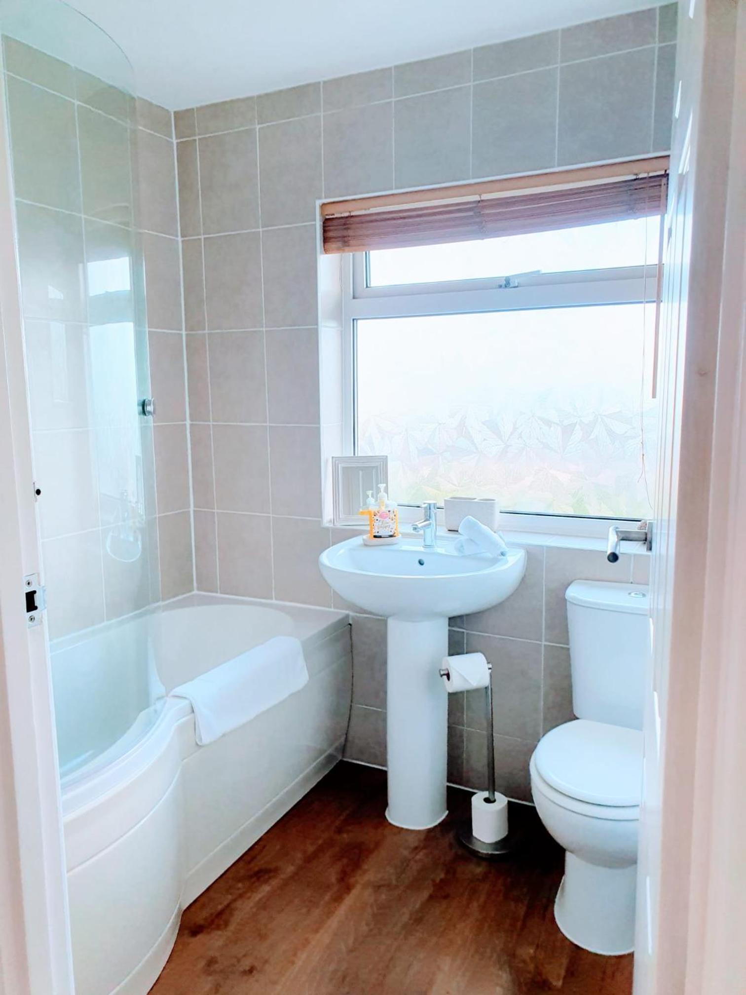 Toppers Bright Seaview Family or Couple Home Devon Westward Ho!