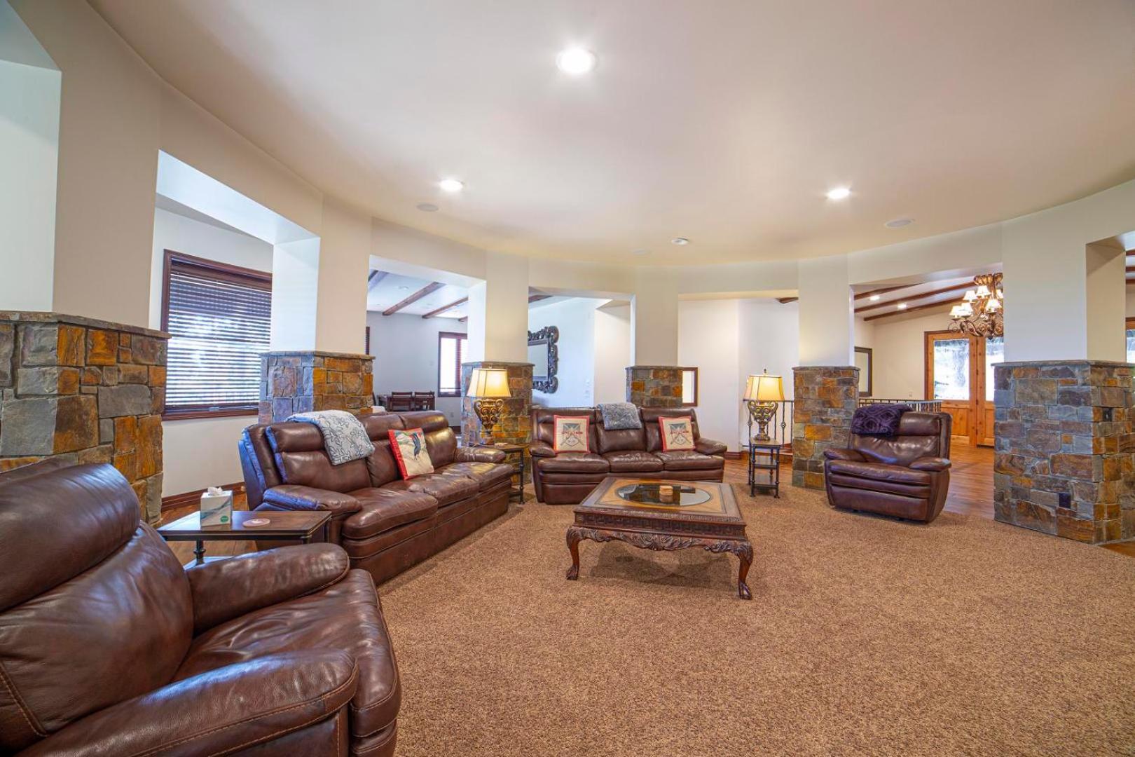 #298 - Ski-In, Ski-Out Luxurious Mountain Estate & Private Spa view 2