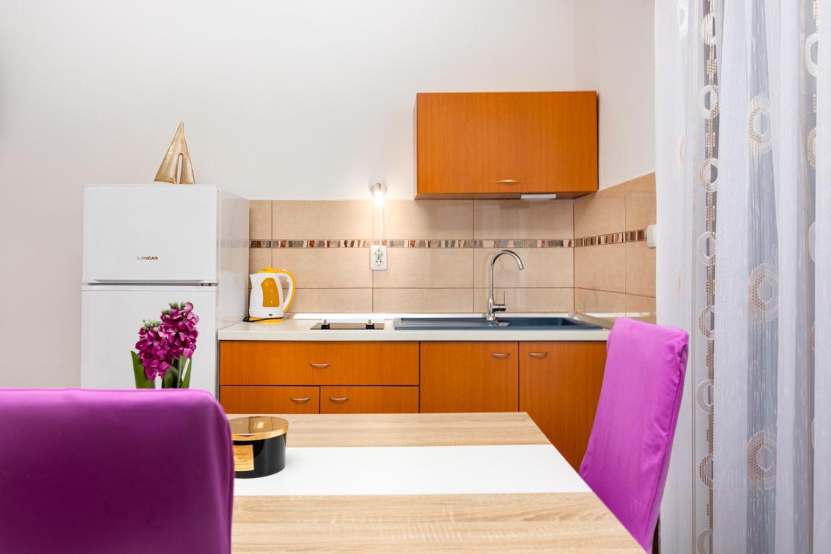 Apartments Tea