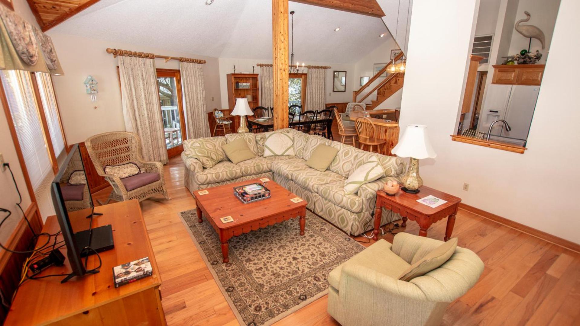 137, Sandpiper- Oceanside, Hot Tub, Close to Beach and Community Amenities!
