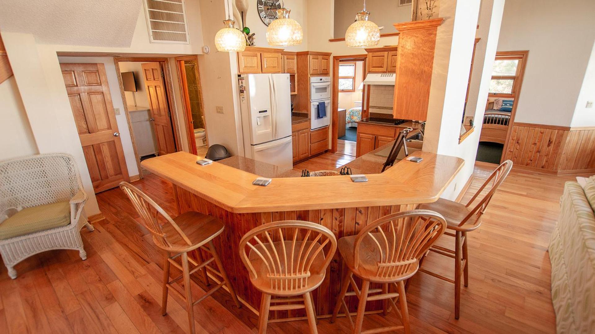137, Sandpiper- Oceanside, Hot Tub, Close to Beach and Community Amenities!