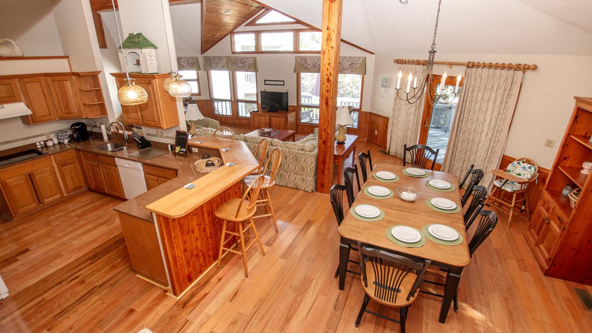 137, Sandpiper- Oceanside, Hot Tub, Close to Beach and Community Amenities!