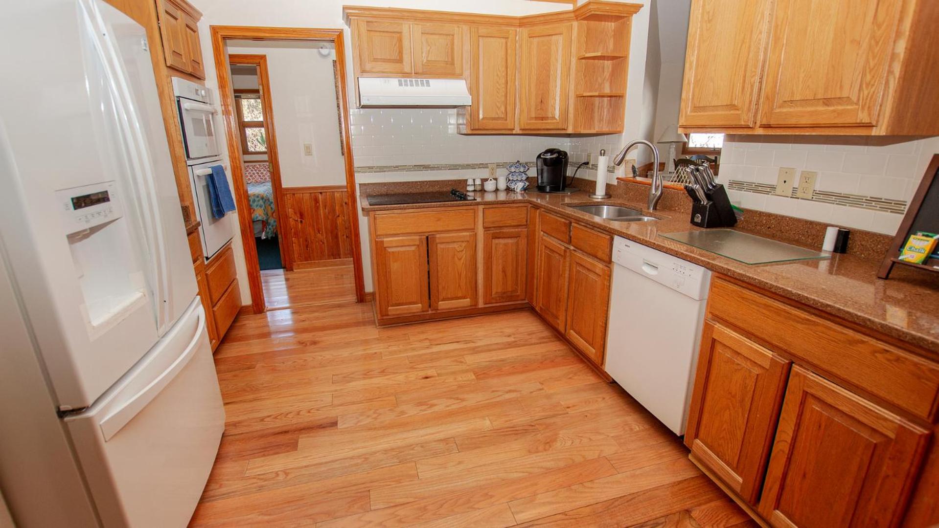 137, Sandpiper- Oceanside, Hot Tub, Close to Beach and Community Amenities!