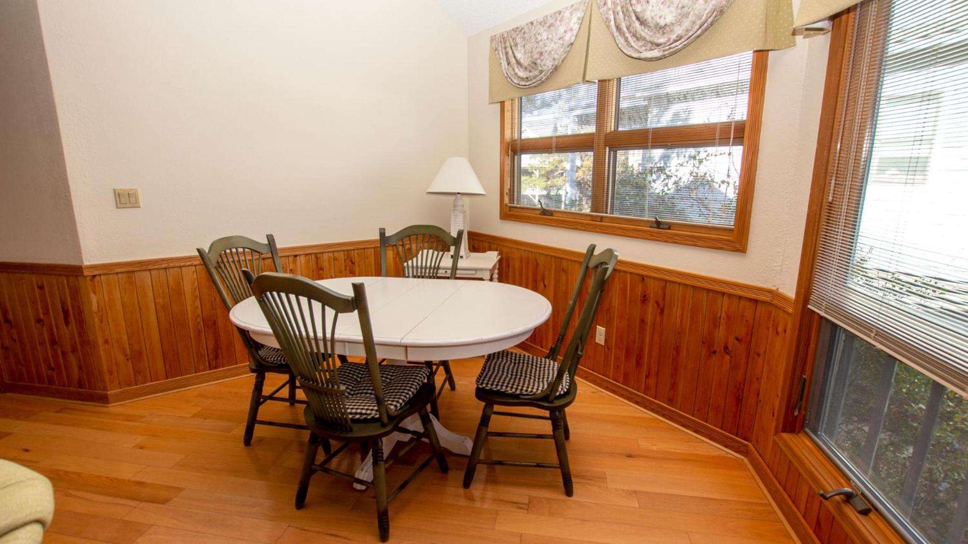137, Sandpiper- Oceanside, Hot Tub, Close to Beach and Community Amenities!