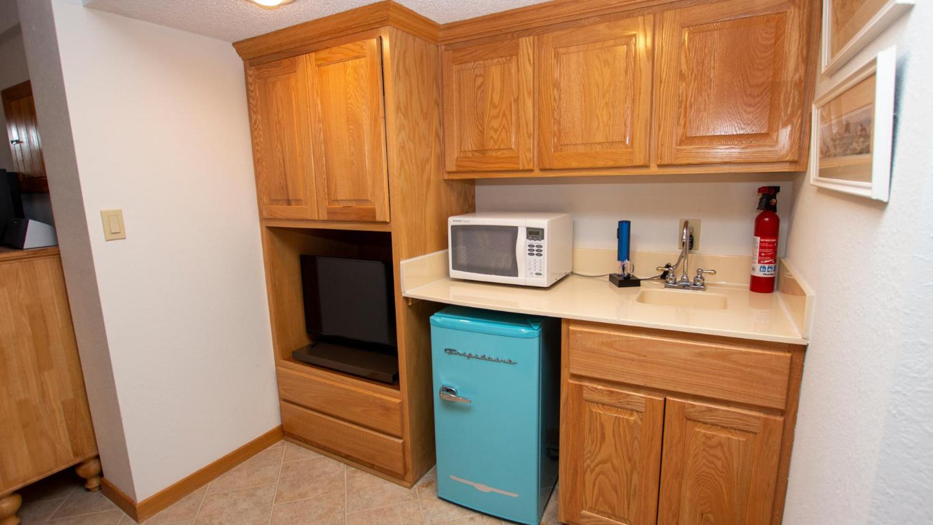 137, Sandpiper- Oceanside, Hot Tub, Close to Beach and Community Amenities!
