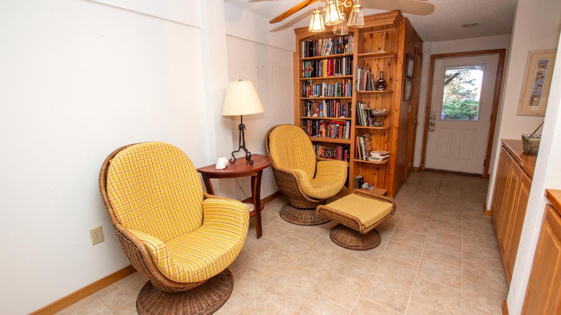 137, Sandpiper- Oceanside, Hot Tub, Close to Beach and Community Amenities!