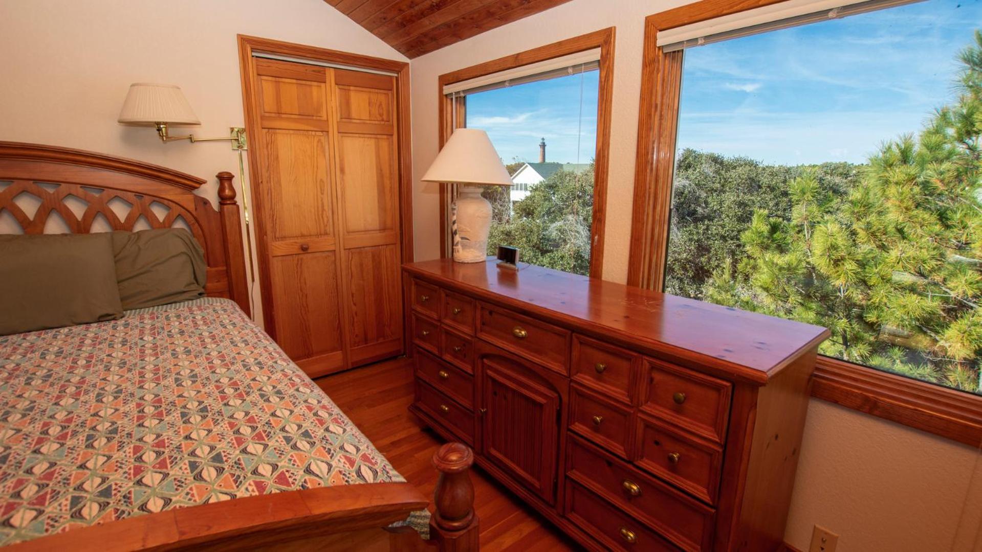 137, Sandpiper- Oceanside, Hot Tub, Close to Beach and Community Amenities!