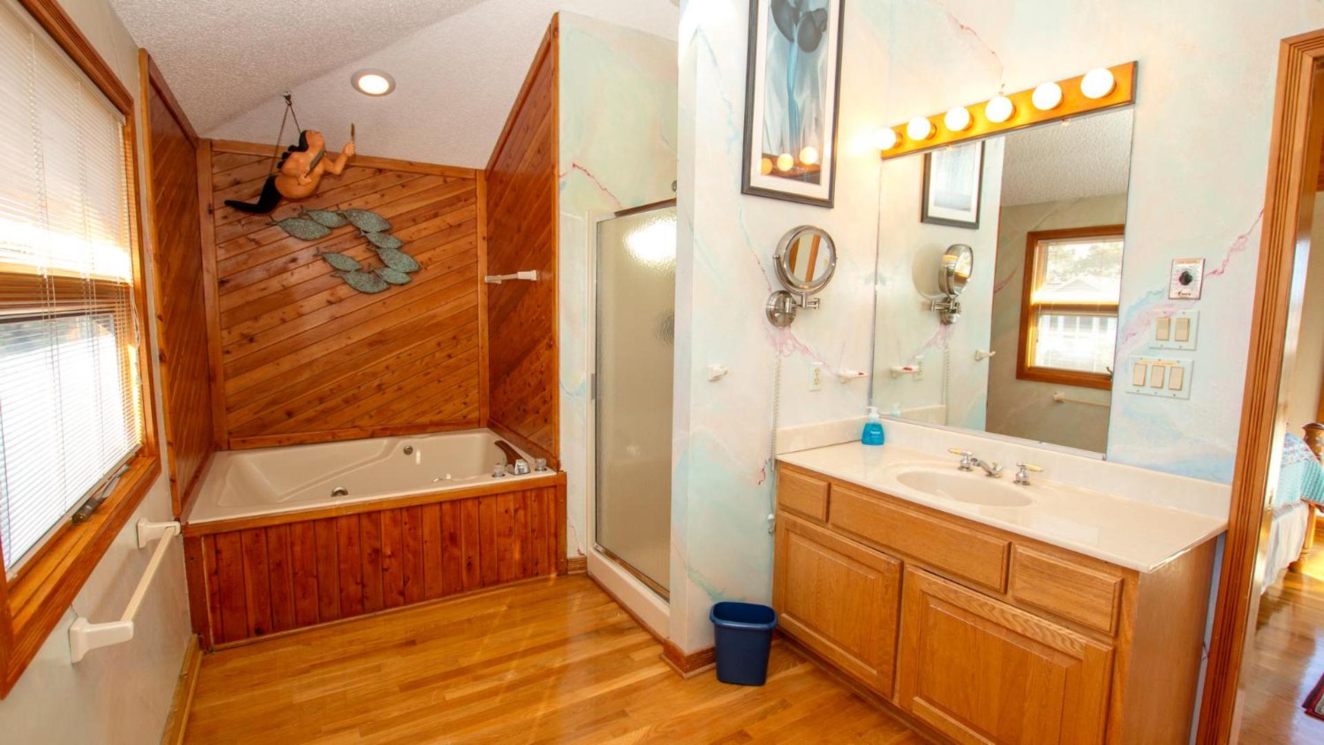 137, Sandpiper- Oceanside, Hot Tub, Close to Beach and Community Amenities!