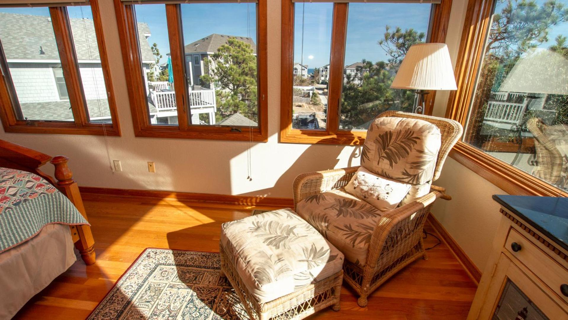 137, Sandpiper- Oceanside, Hot Tub, Close to Beach and Community Amenities!