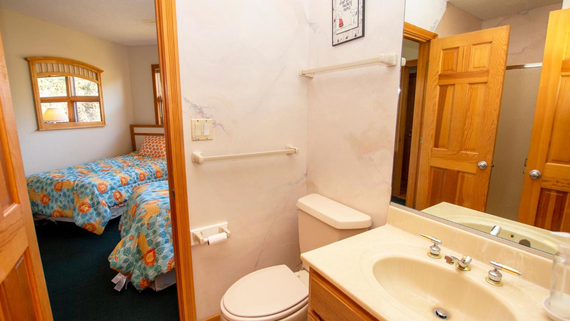 137, Sandpiper- Oceanside, Hot Tub, Close to Beach and Community Amenities!