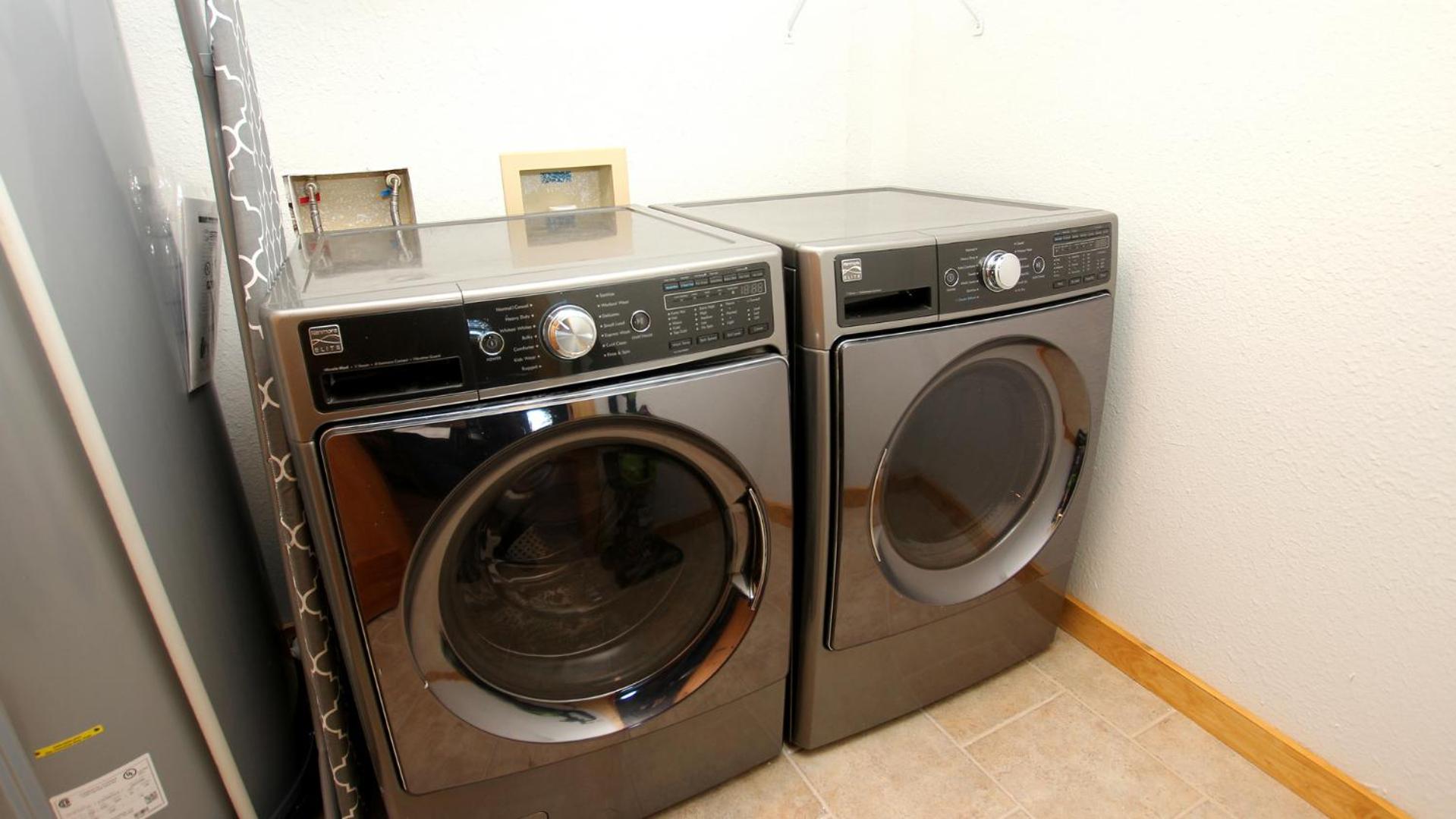 137, Sandpiper- Oceanside, Hot Tub, Close to Beach and Community Amenities!