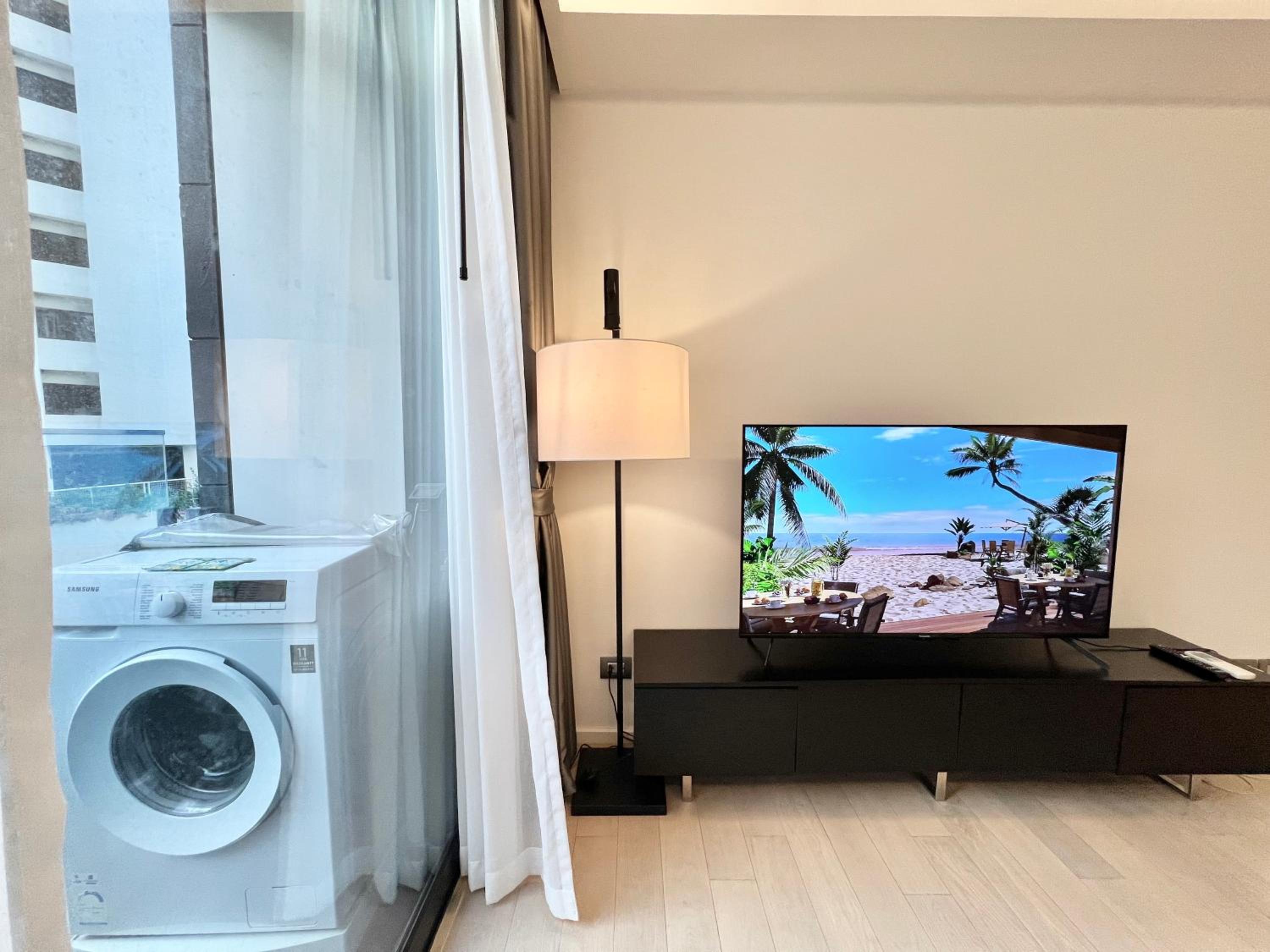 Circle Sukhumvit 11#Luxury#Pool#Gym#BTS Nana&MRT Sukhumvit#1BR#Max2ppl