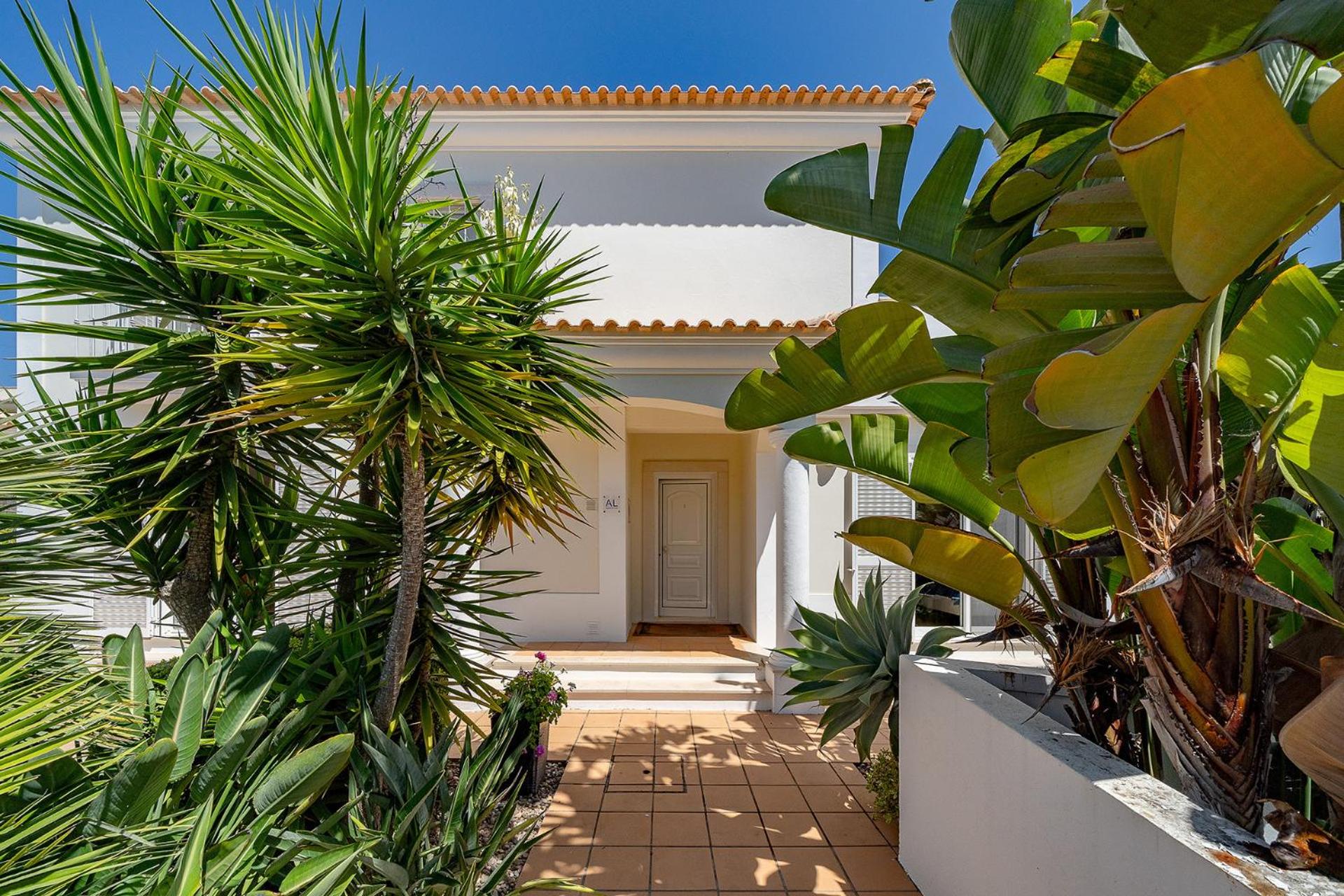Hotel Villa Fantasia - NEW RENTAL 4 Bedroom with Private Pool 650 Meters to The Vau Beach - Image 1
