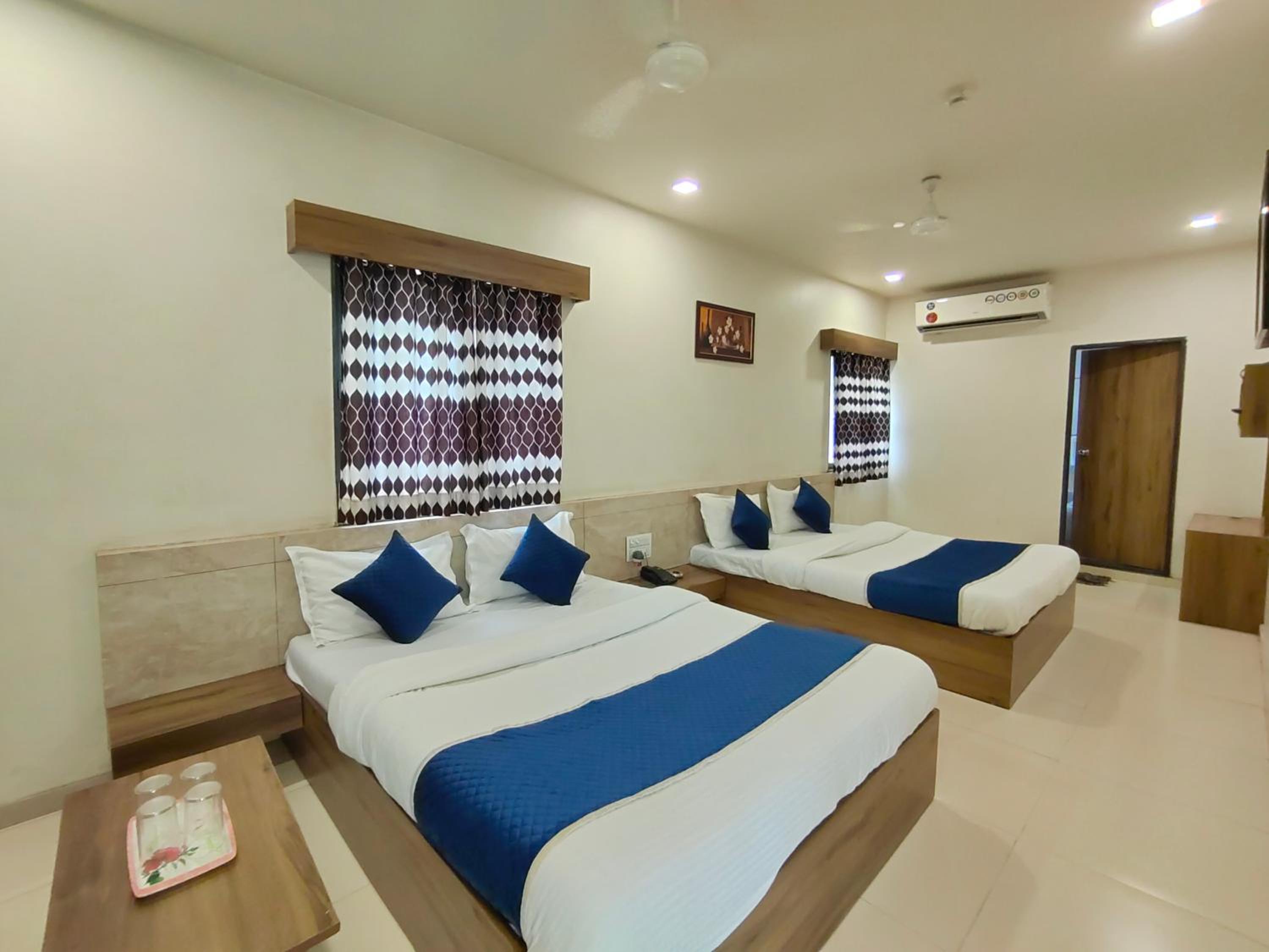 Hotel Palm Residency view 4