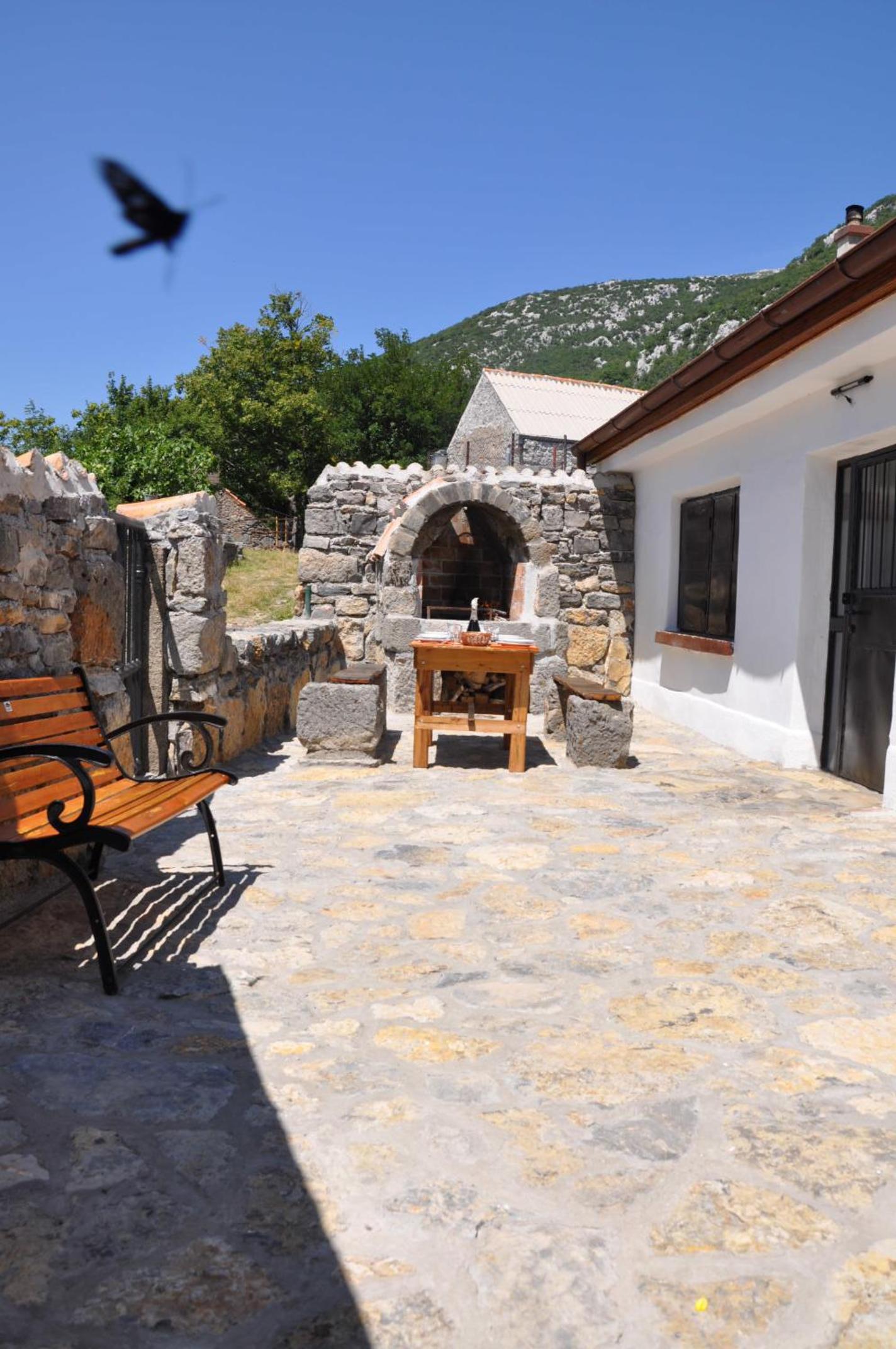 Mountain Cottage Mons Baebius