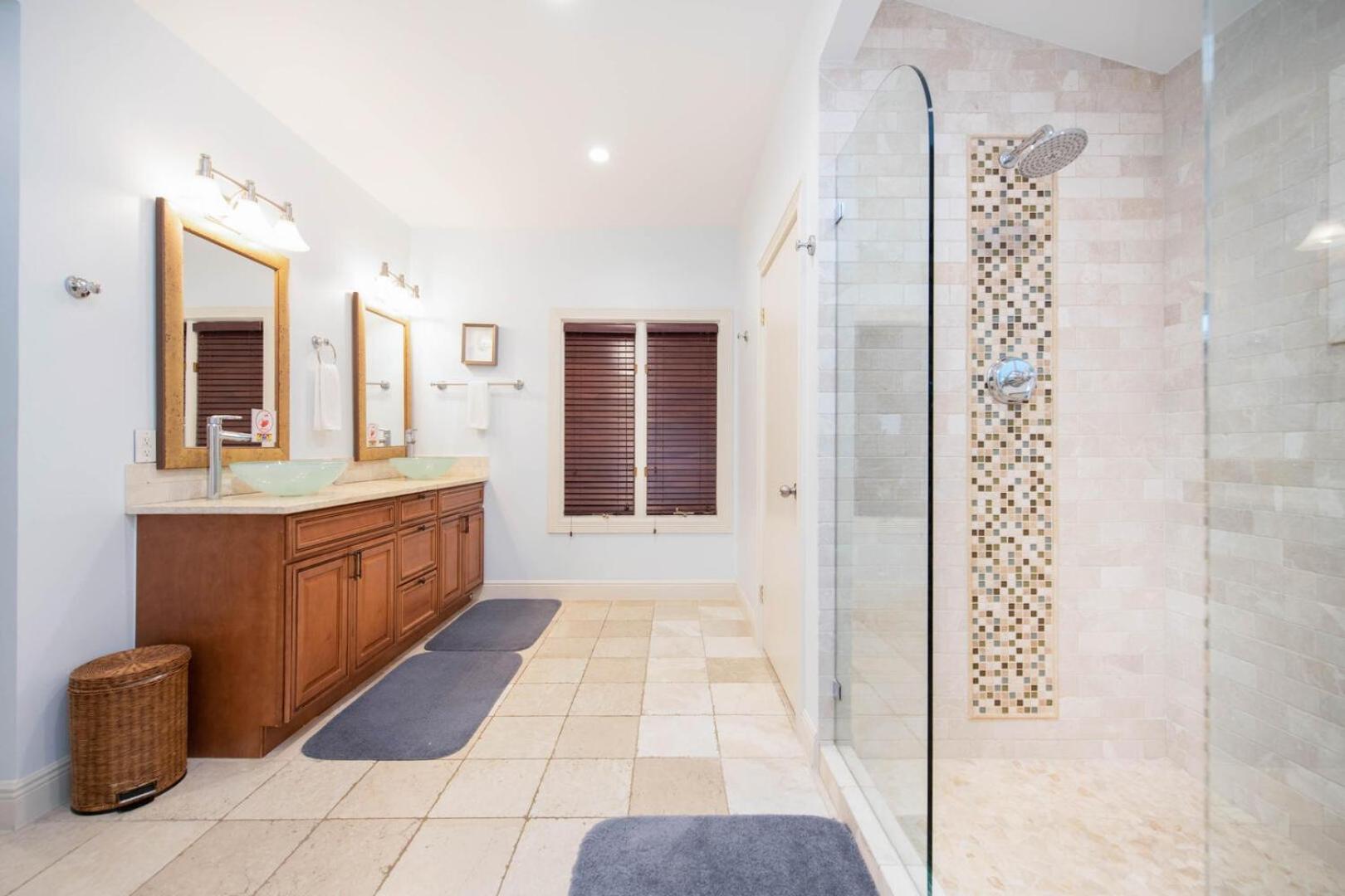 Great Escape-4BR by Grand Cayman Villas & Condos