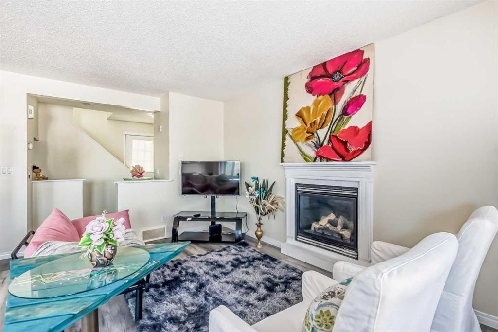 Calgary Mountain Gorgeous Single House Close Airport & Free Parking