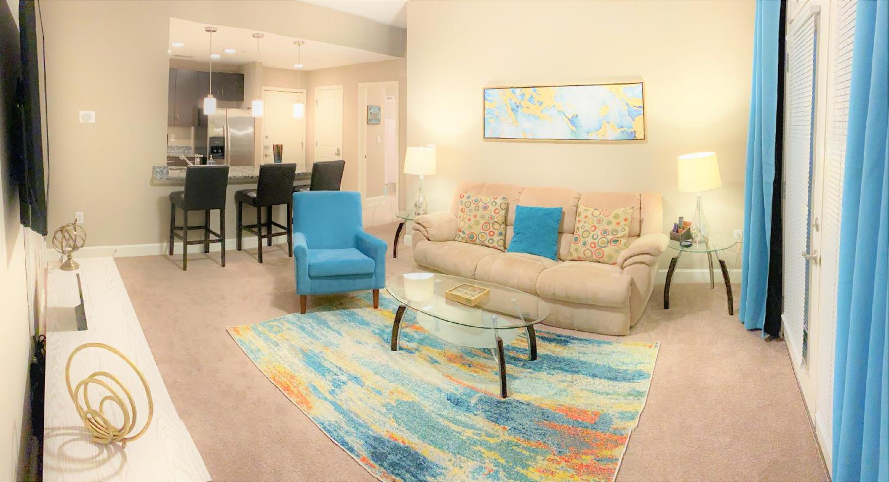 Midtown Quarters- Spacious 2bd 2ba, Private Balcony -S55