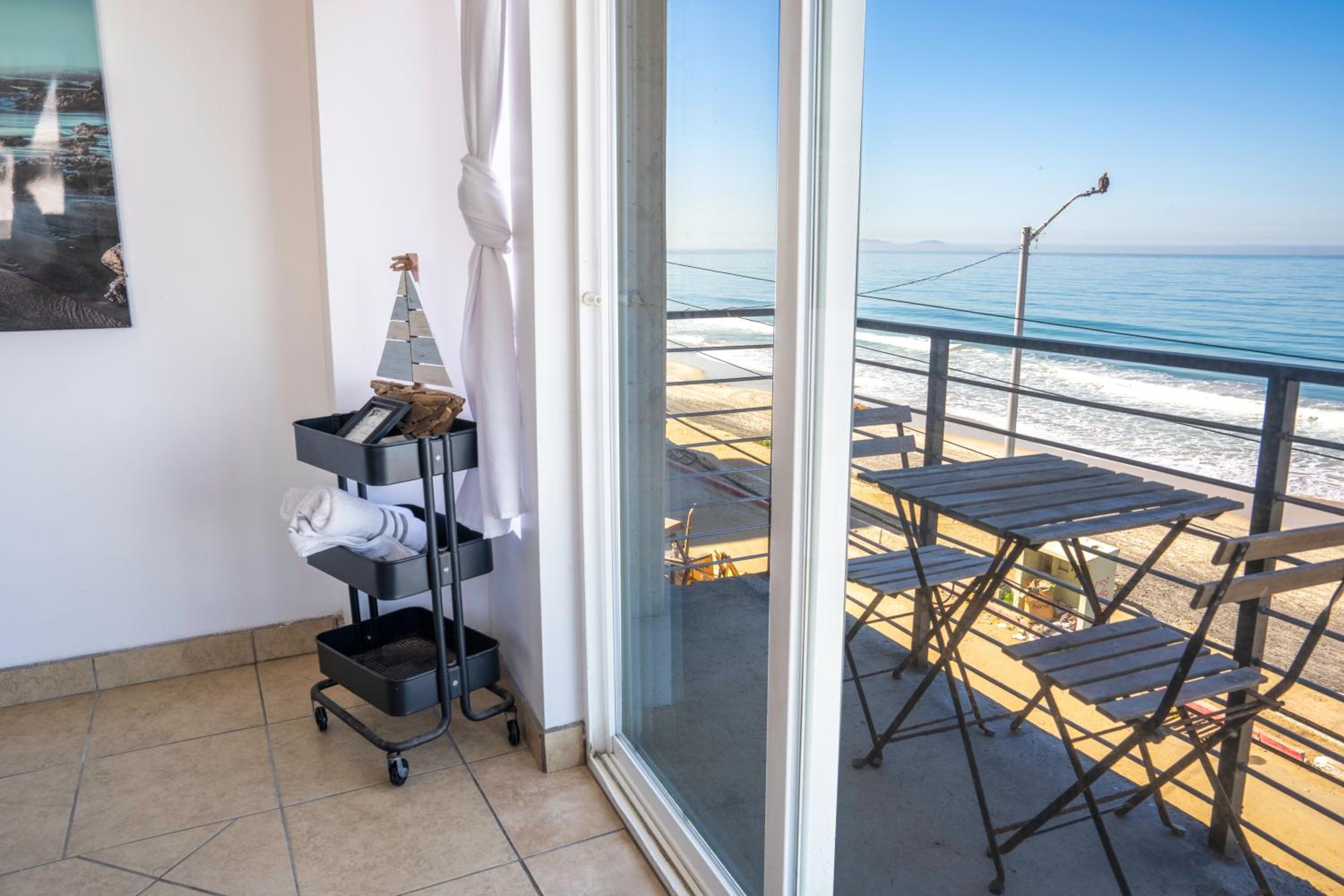 Beachfront, sun, sand & fun - Cozy 1 Bdr Apt view 2