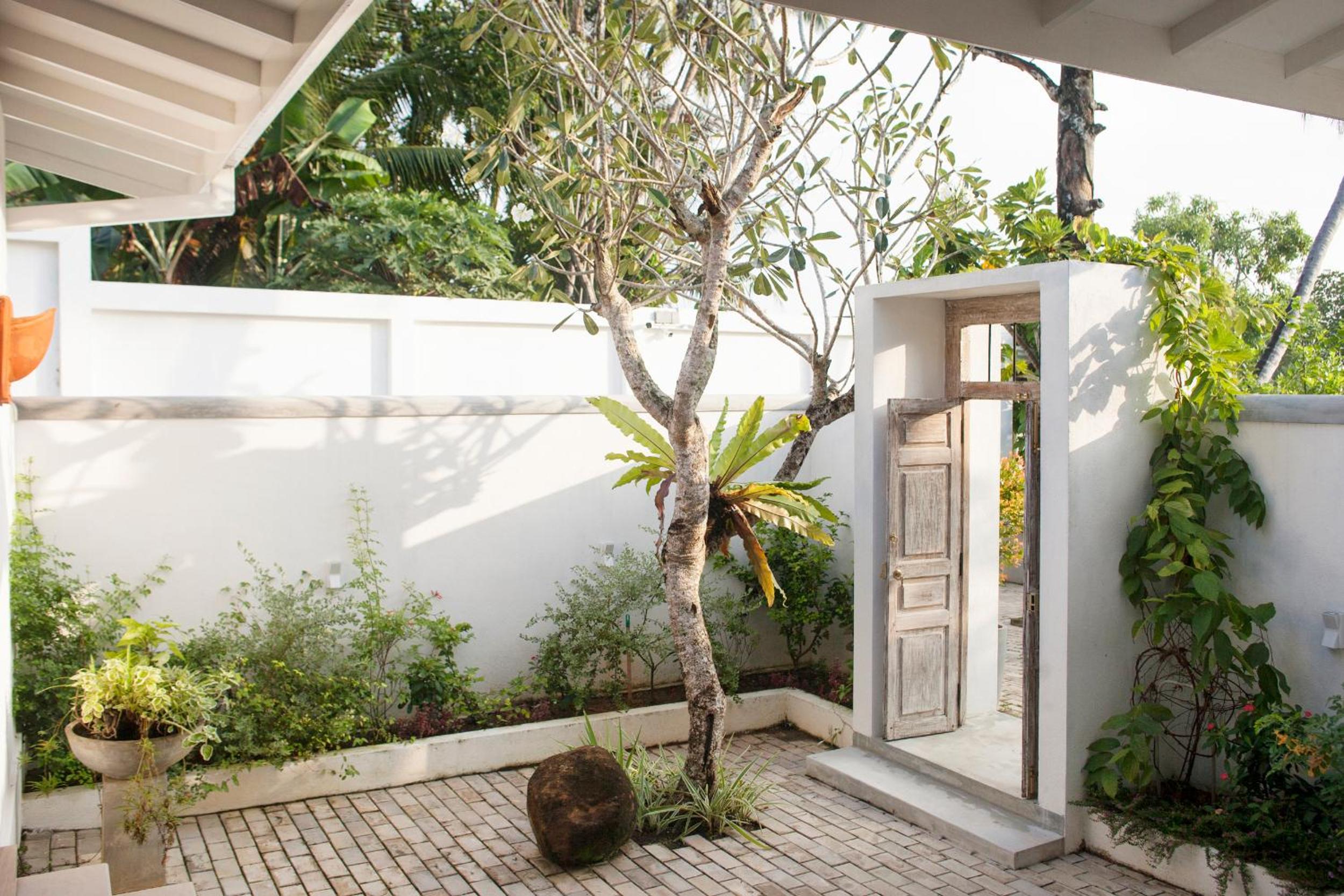 Arahtis Lake Villa